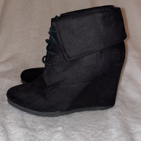 Black suedish wedge bootie - Picture 3 of 4